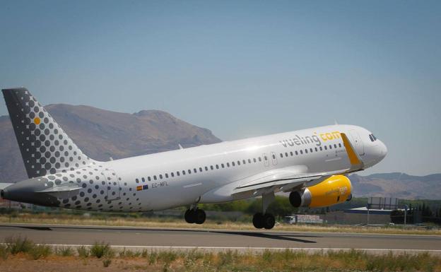 Vueling recupera siete vuelos directos desde Granada