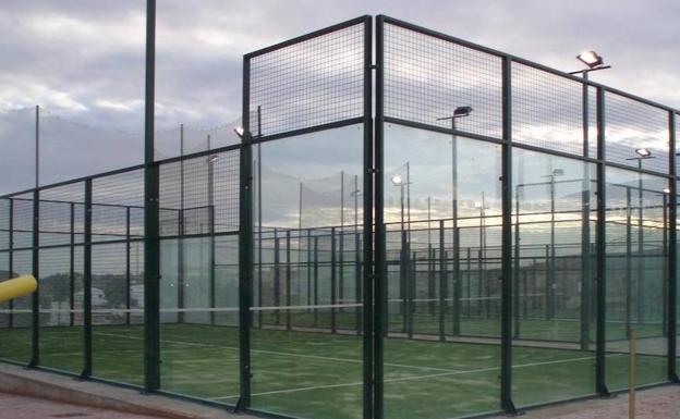Viator reabre las pistas municipales de pádel