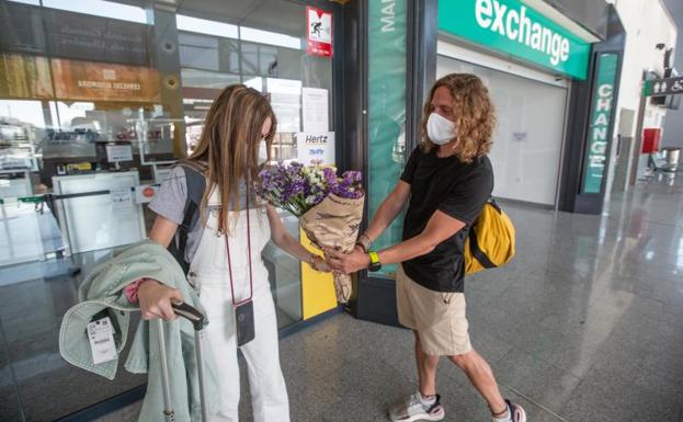 «En cuanto han permitido los viajes, he cogido el primer tren para ver a mi familia»