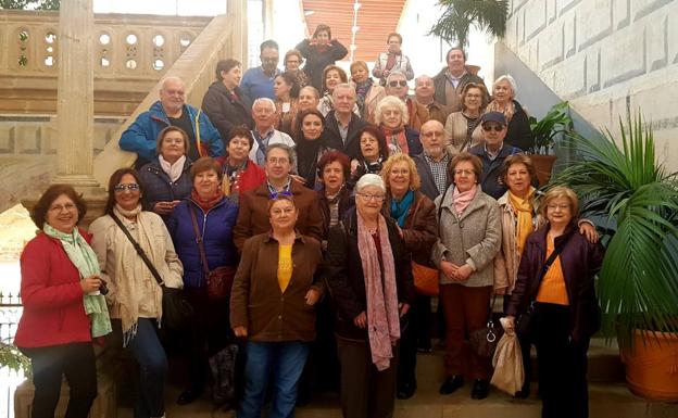 La Universidad de Mayores 'pelea' por subirse al carro de la formación digital el próximo curso