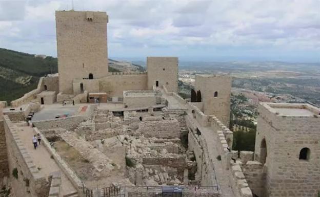 El Castillo se iluminará este martes de morado por el Día Internacional del Síndrome de Dravet