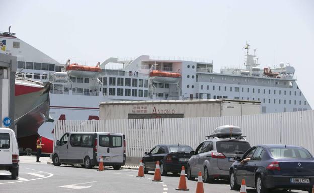 El Puerto de Motril espera instrucciones del Gobierno sobre el futuro de la Operación Paso del Estrecho