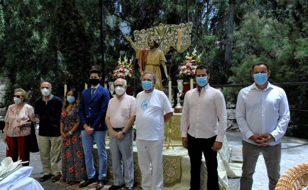 Solemne misa en el 'Parque del Salado' de Lanjarón en honor a San Juan Bautista