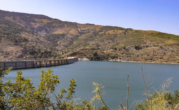 La gran central hidroeléctrica de Rules bombeará el agua desde una gran balsa ubicada a 800 metros