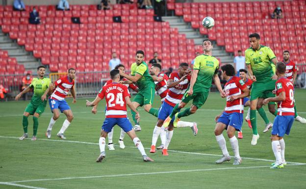 El Granada deja de fluir y se condena ante el Eibar