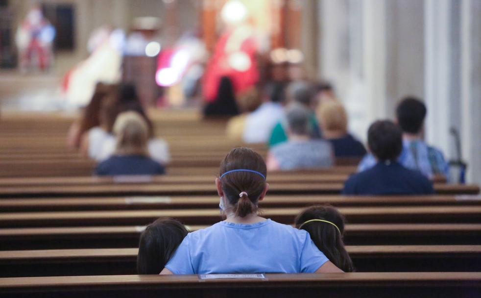 Una oración en Granada por «el dolor de las familias que no han podido decir adiós»