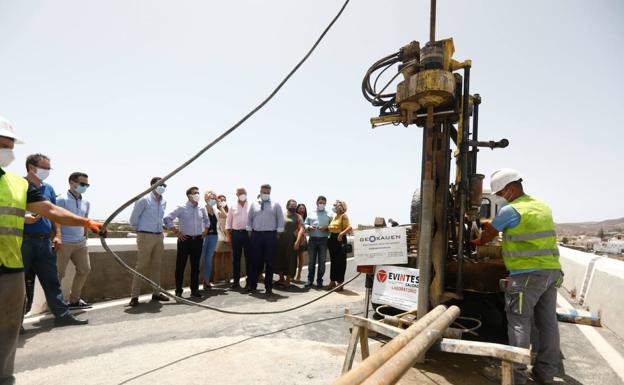 Primeros pasos para mejorar el puente que une Viator y Huércal