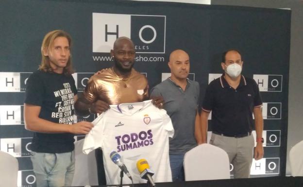 El Real Jaén sigue apagando fuegos con Andrés Rodríguez 'desaparecido'