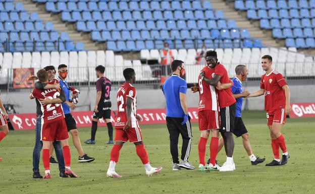 Las crónicas señalan que Almería y Sporting repartieron su dominio