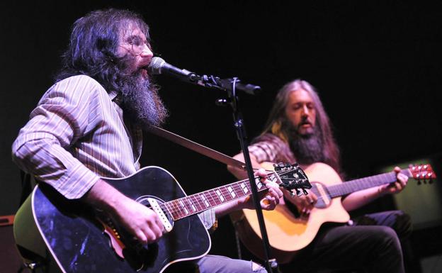 Arizona Baby versus Guadalupe Plata, dúo x dúo