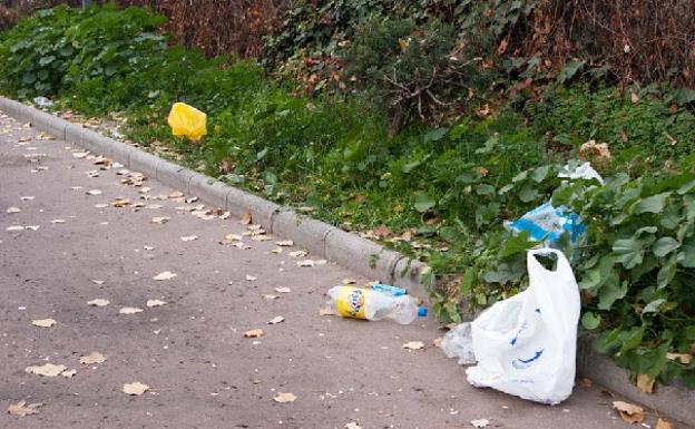 Continúa la guerra contra el botellón: once denuncias el fin de semana