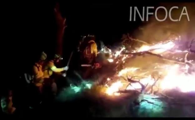 Un bombero herido en el incendio de Quesada