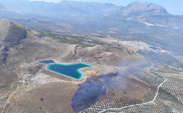 El Infoca da por controlado el incendio de Bedmar