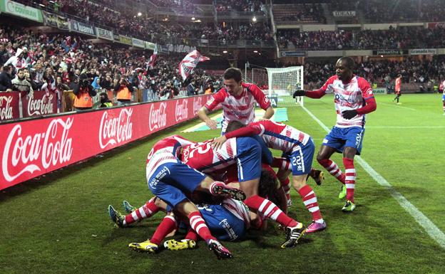 El Granada, tras la senda de aquel 'matagigantes' de los 70 invicto en casa ante los grandes