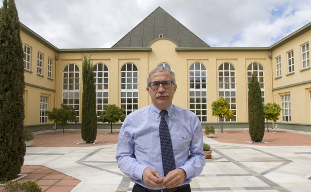 «A día de hoy, no tenemos ningún estudio que diga exactamente por qué hay tantos brotes en Granada»