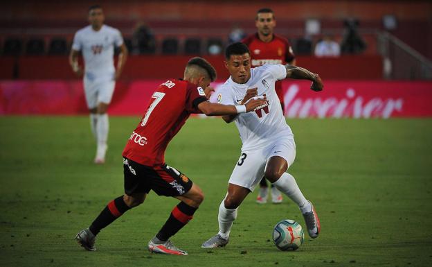 El avión vuela hacia Europa; el mirlo aterriza en Segunda