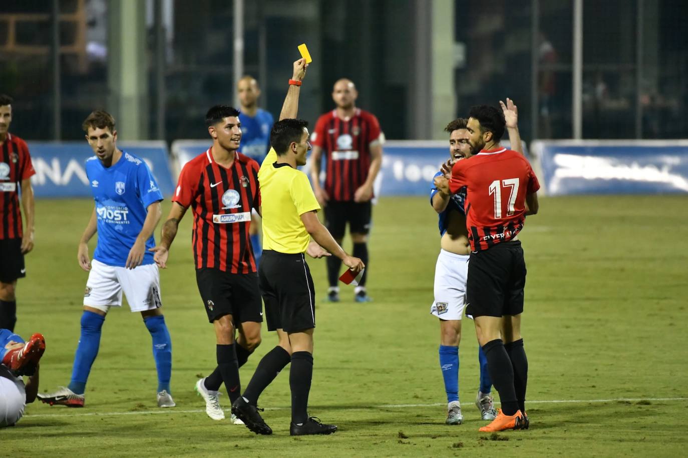El Pulpileño sufre para superar al Mar Menor, pero está un paso más cerca del ascenso