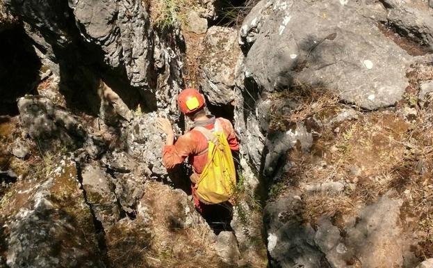 Descubren nuevas y grandes cavidades en Santiago-Pontones