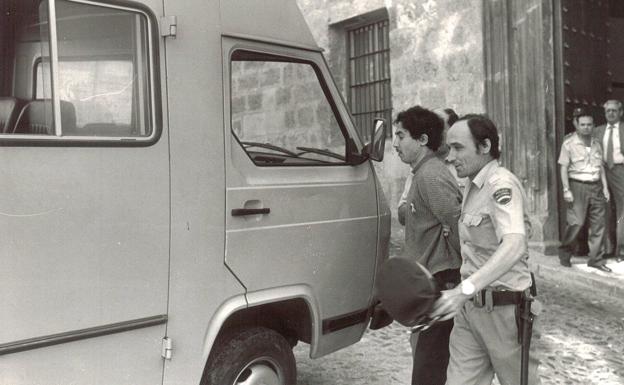 El autor del incendio del Manuel de Falla en 1986, detenido por quemar contenedores en Granada