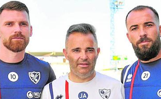 El ariete Iván Aguilar abandona el Linares Deportivo