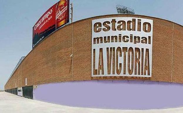 El estadio de fútbol vuelve a tener suministro agua potable dos años después