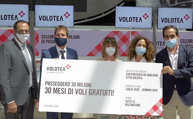 Volotea celebra en Venecia los 30 millones de pasajeros