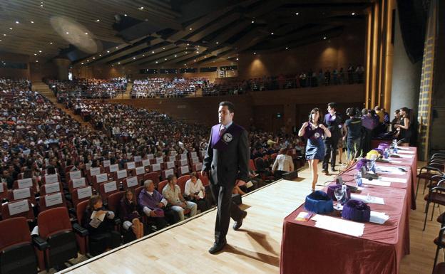 Los universitarios piden la devolución del dinero tras el segundo aplazamiento