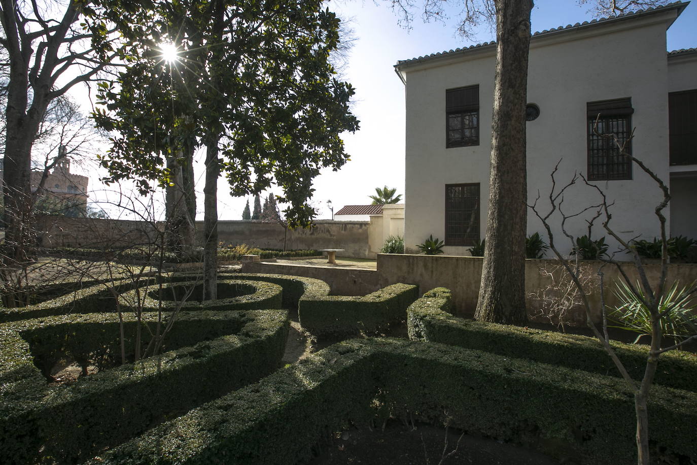 La Alhambra concluye las obras de rehabilitación de la antigua fachada del Carmen de Peñapartida