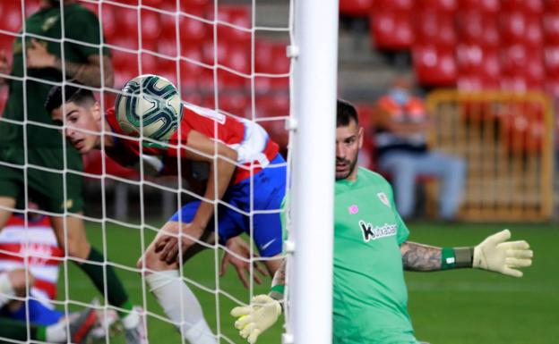 Una delantera huérfana sin el regreso de Carlos Fernández