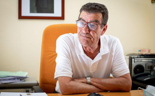 «En lo único en que están de acuerdo todos los políticos es en prohibir el botellón, algo es algo»