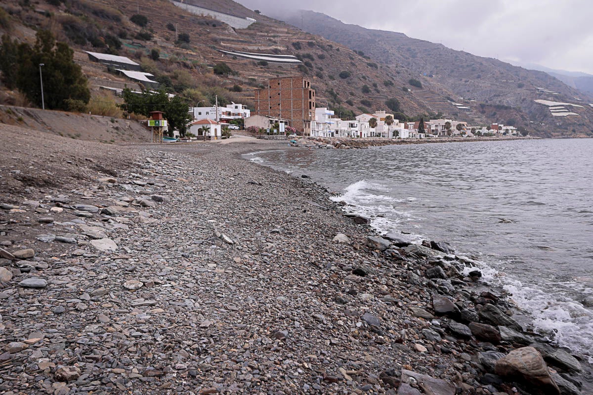 Sorvilán reclama a Costas más espigones para poder tener playa