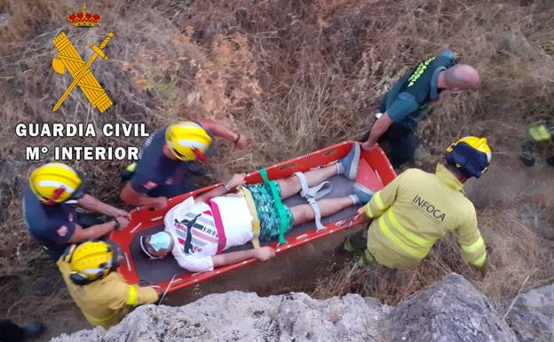 Rescatado un senderista herido en la pierna en un paraje de Bayarque