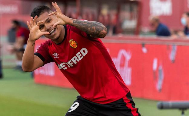 El Granada puja fuerte por el fichaje de Cucho Hernández