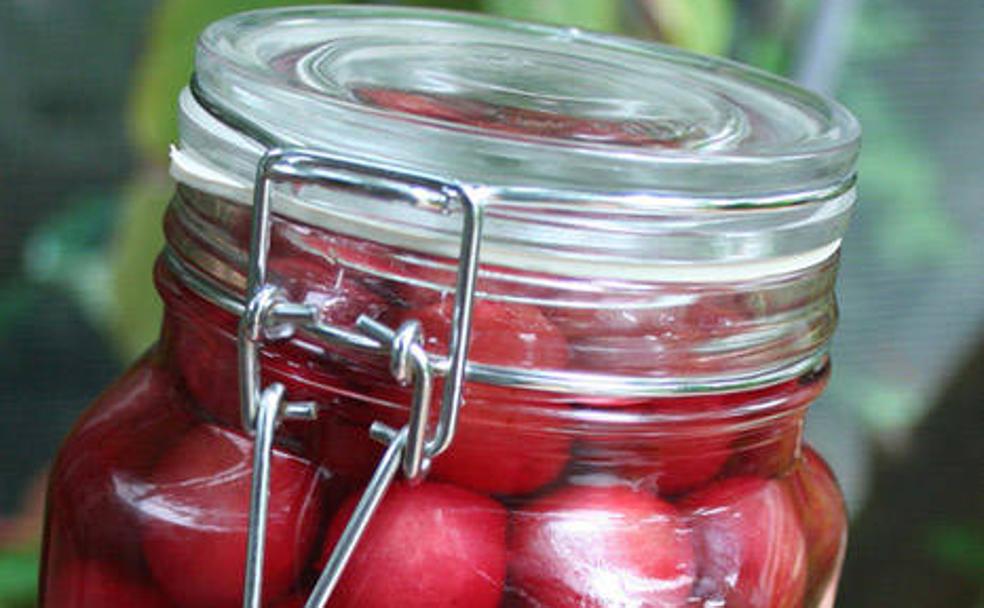 Guindas de Güejar en aguardiente