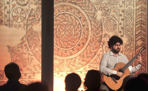 El malagueño Rafael Aguirre pisa el acelerador para ofrecer un recital pleno de virtuosismo