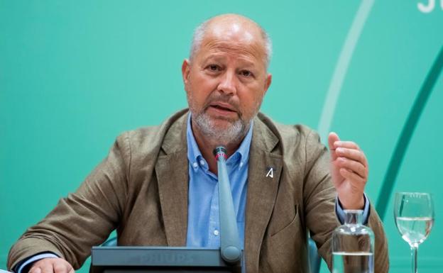 La vuelta al cole en Andalucía será «presencial» y habrá test para 143.000 profesionales y 3 millones de mascarillas al mes