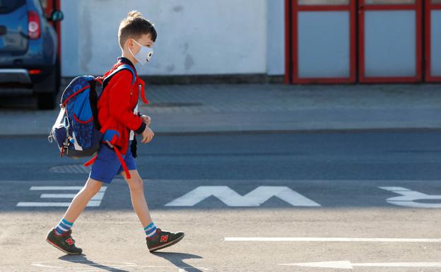 Los colegios andaluces no tomarán la temperatura a los niños ni desinfectarán sus zapatos