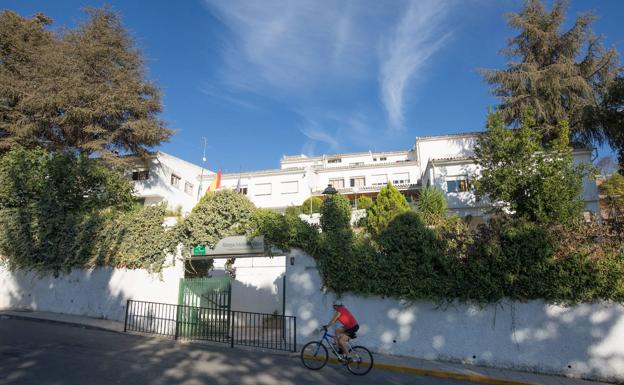 «No pueden salir»: Salud pide tranquilidad por el aislamiento de los 35 inmigrantes en el albergue de Víznar