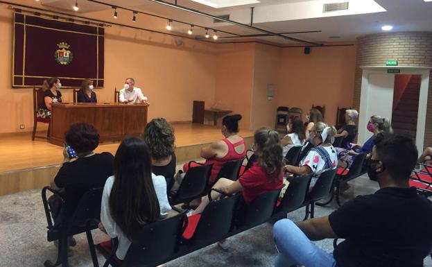 Sanitarios dan las gracias a las mujeres de Guarromán por su labor durante la Covid