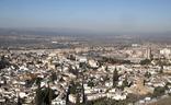 Vista de la boina sobre las calles de Granada y municipios del Área Metropolitana/ALFREDO AGUILAR