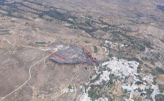 Controlado el fuego de Alpujarra de la Sierra