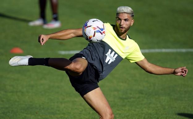 Sesión suave con balón en la recta final de la semana