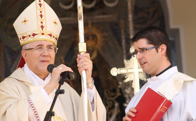 El obispo espera que los actos litúrgicos en honor a la patrona de Almería «llene el vaciado de otros actos festivos»
