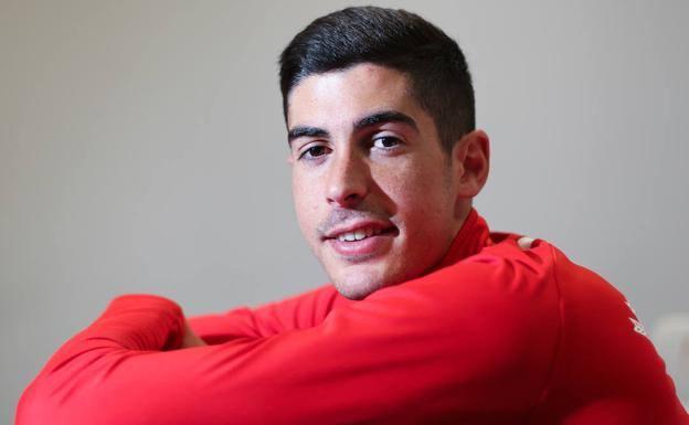 El Granada no es el único equipo atento a Carlos Fernández, cuyo futuro decidirá Lopetegui