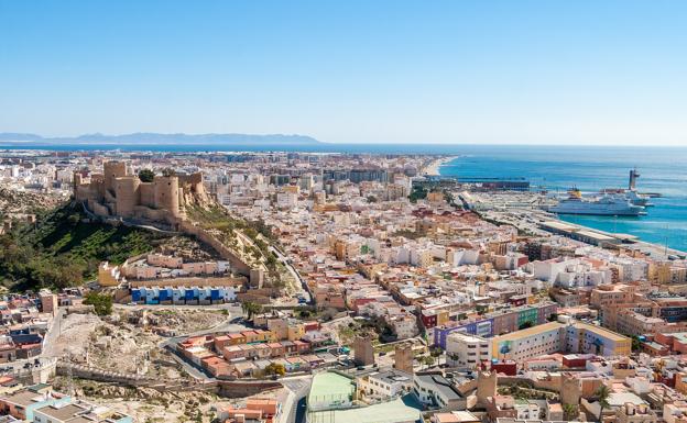 Almería es la tercera ciudad andaluza con más contagiados en la última semana