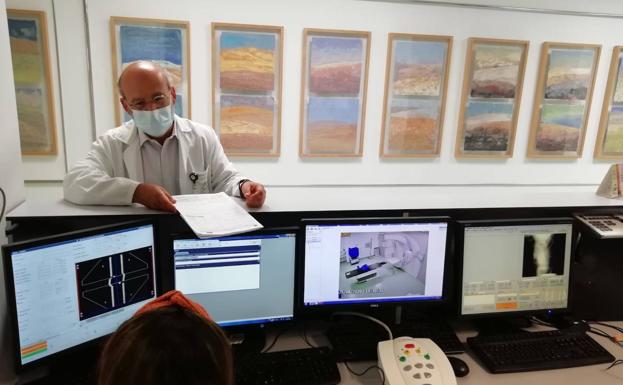 La unidad de Oncología Radioterápica avanza en tecnología, pero también en humanidad
