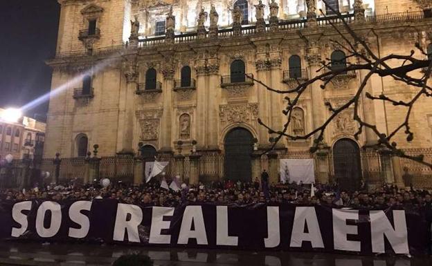 Una protesta para recuperar el espíritu del SOS Real Jaén