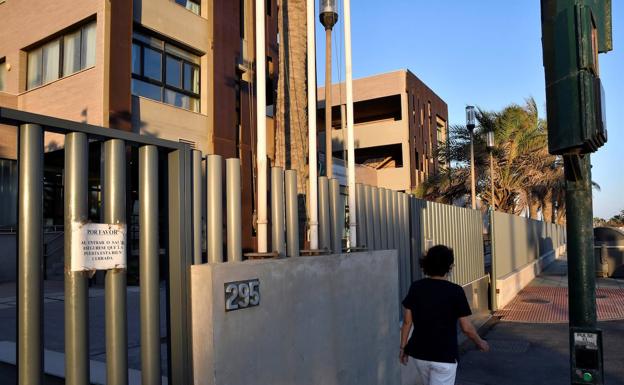 Fallece un octavo residente en 'El Zapillo' de Almería tras la declaración del brote