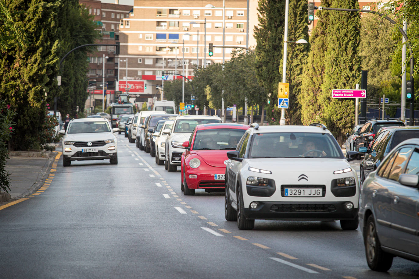 El Ayuntamiento abre carriles restringidos para mejorar el tráfico en hora punta