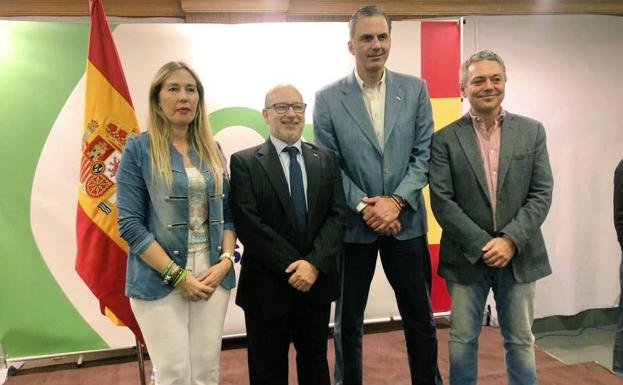 El diputado Alcaraz denuncia a la portavoz de Vox en la capital por «insultos y difamaciones»